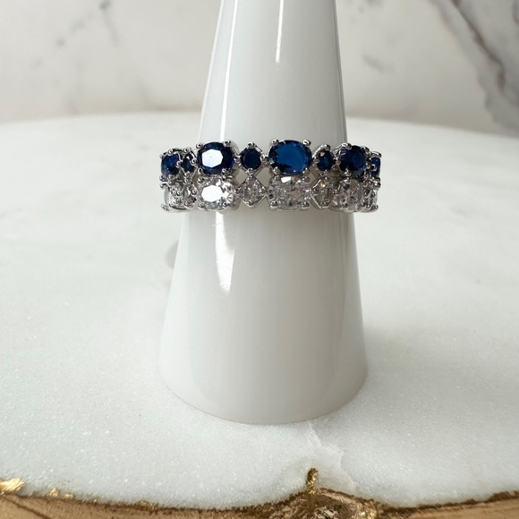 Bomb Party September Graceful and Strong Sapphire Blue Ring Size 9 RBP8143 NWT - Picture 4 of 5